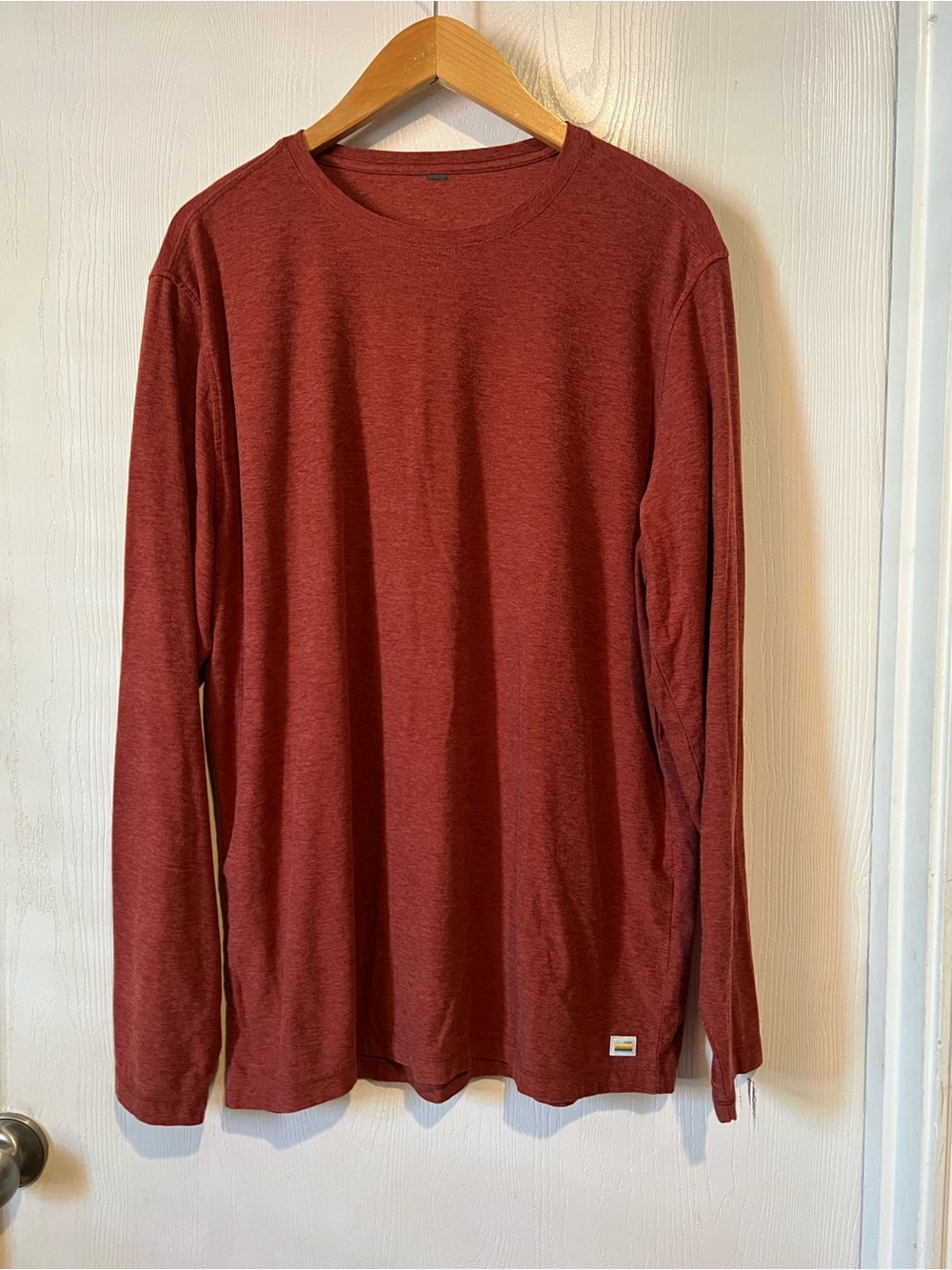 Vuori Strato Tech long sleeve Top Shirt rust red men Sz XL